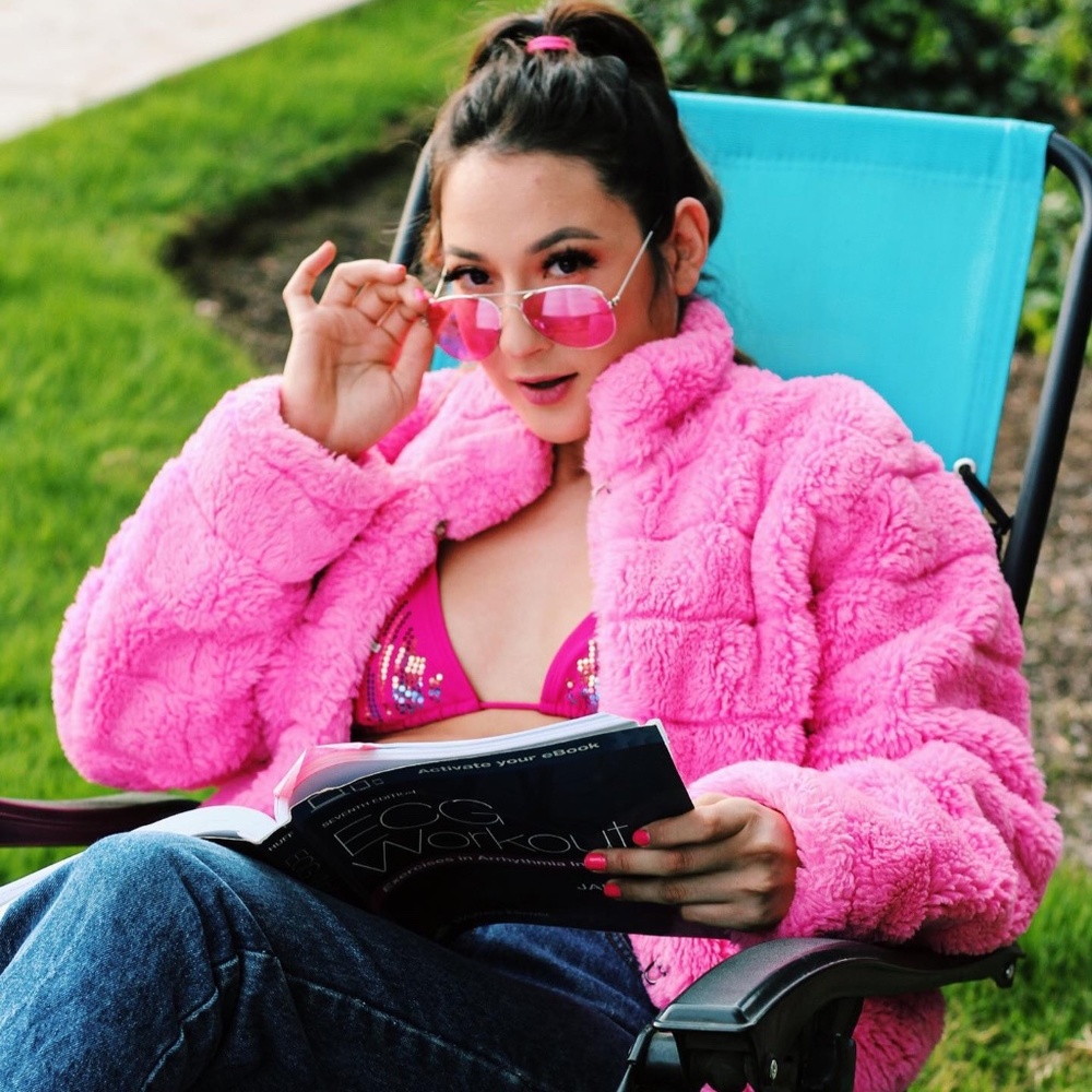 Vintage Y2K Pink Dollhouse Faux Fur Puffer Jacket in Size Medium 💞